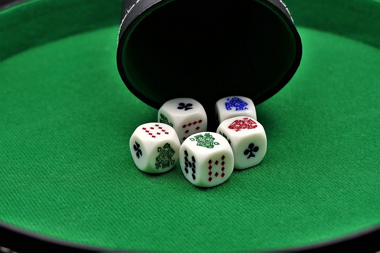 poker-dice-3891482_1280